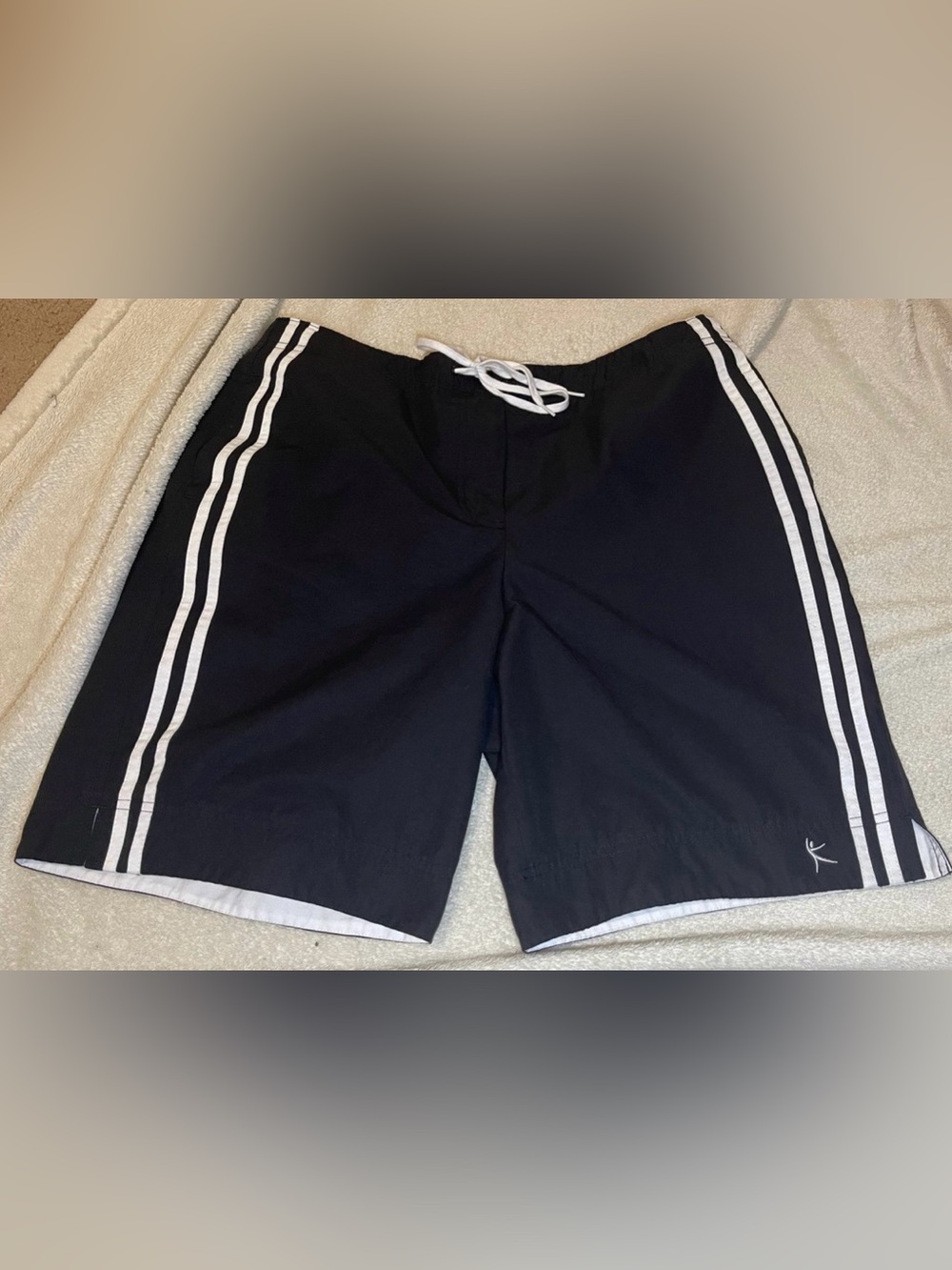 Danskin ladies shorts L  ( 12-14)